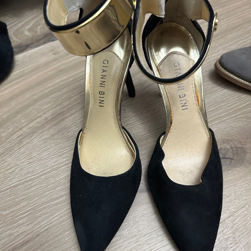 Black heels size 7